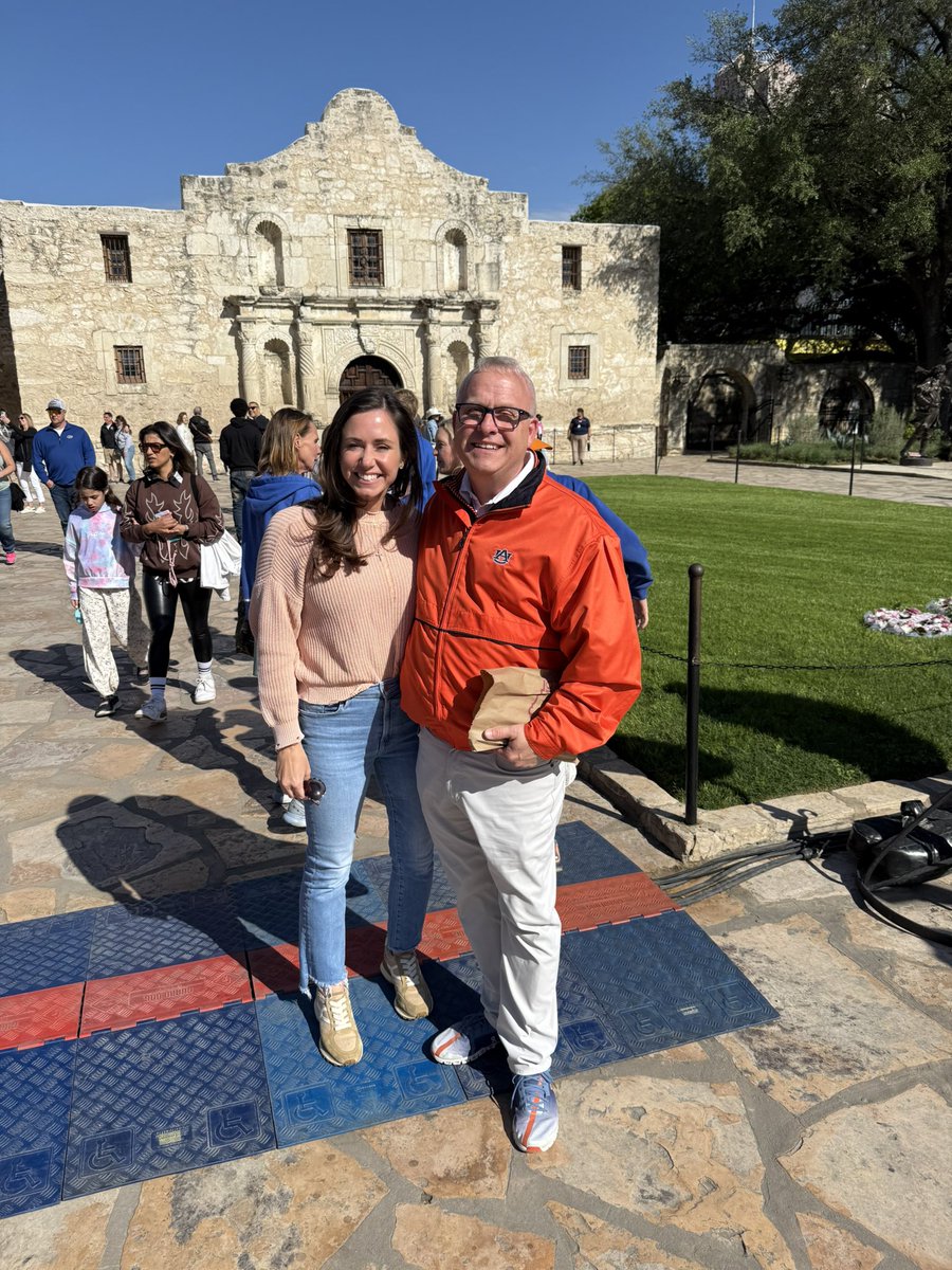 MitchellBrown92's tweet photo. @SenKatieBritt @coachbrucepearl @AuburnMBB I enjoyed meeting you and your sweet family at the Alamo.  Thanks for the picture! https://t.co/N0SgRbDO8L