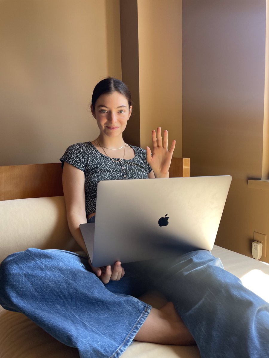 Me checking Lorde's website every 30 seconds