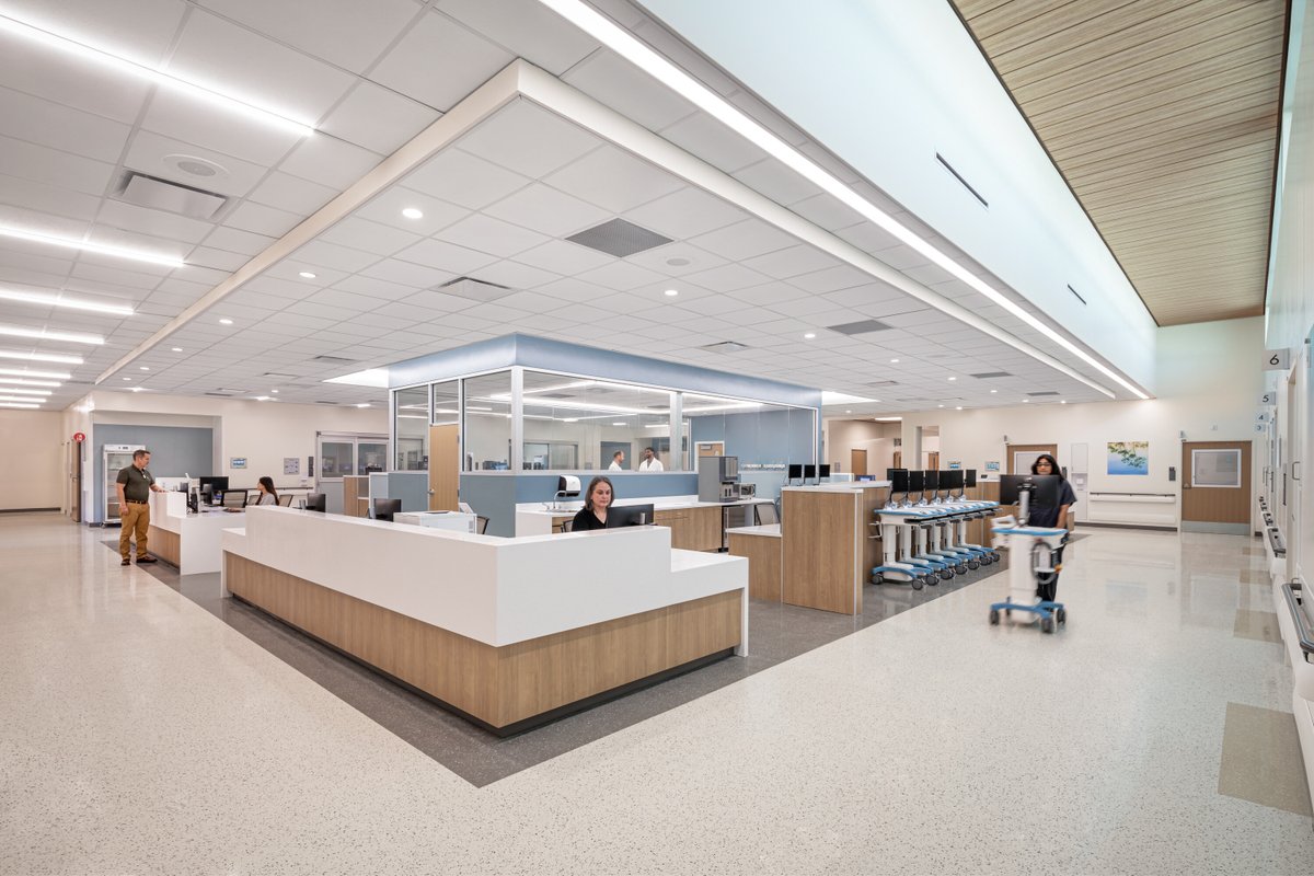 BSAbydesign's tweet photo. Lakeland Regional Health's first freestanding emergency department is now open, enhancing community access to emergency care. This state-of-the-art facility offers high-quality service with advanced technology and a patient-focused design. @LKLDRegional @CreativeContInc https://t.co/WvTycNYahX