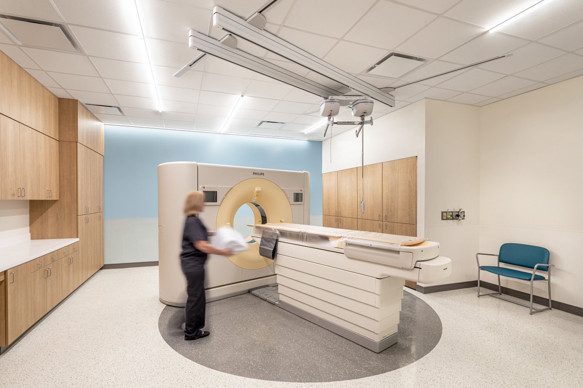 BSAbydesign's tweet photo. Lakeland Regional Health's first freestanding emergency department is now open, enhancing community access to emergency care. This state-of-the-art facility offers high-quality service with advanced technology and a patient-focused design. @LKLDRegional @CreativeContInc https://t.co/WvTycNYahX