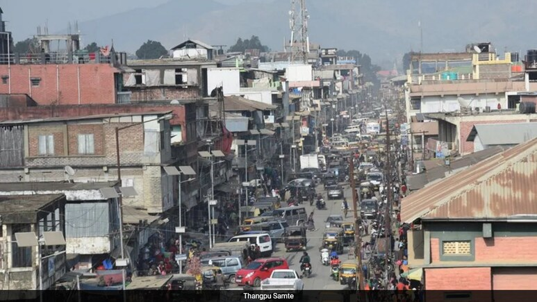 Curfew In Parts Of Manipur's Churachandpur Amid Zomi, Hmar Tension In "Disputed Area"
ndtv.com/india-news/cur…