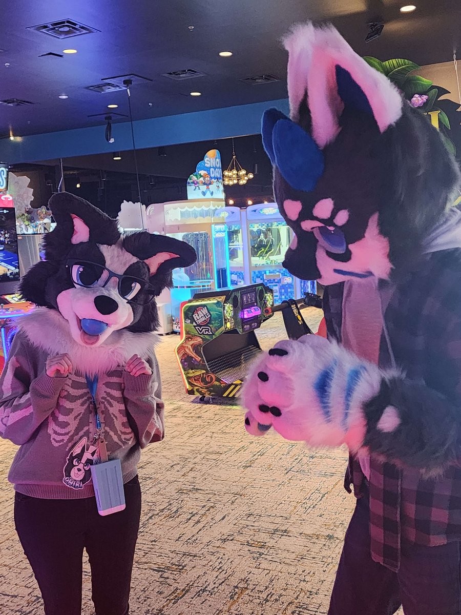 ChibiCollie's tweet image. While I'm around, I guess I can post some pictures from last week! Starting to really enjoy arcades... &gt;w&lt; I have so many pictures I need to start posting!
Pictures taken by my brother @NibbleNewt feat. @burnsybeanx3 💙