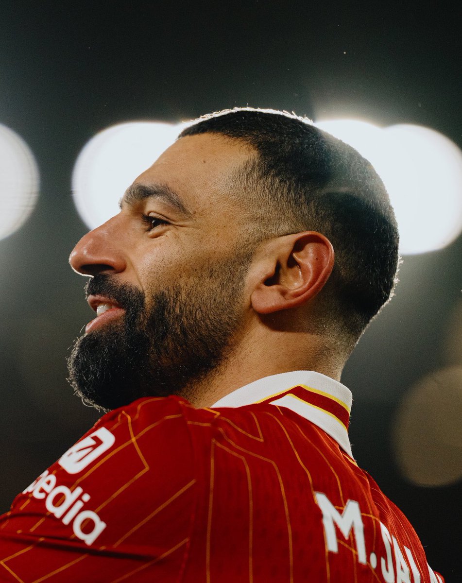 SamueILFC's tweet image. Mohamed Salah could have gone to Saudi Arabia, had his salary increased by 10 times and easily become the highest paid player in the world, but he opted to stay because of the genuine love for our club. 

Definition of true loyalty. ❤️