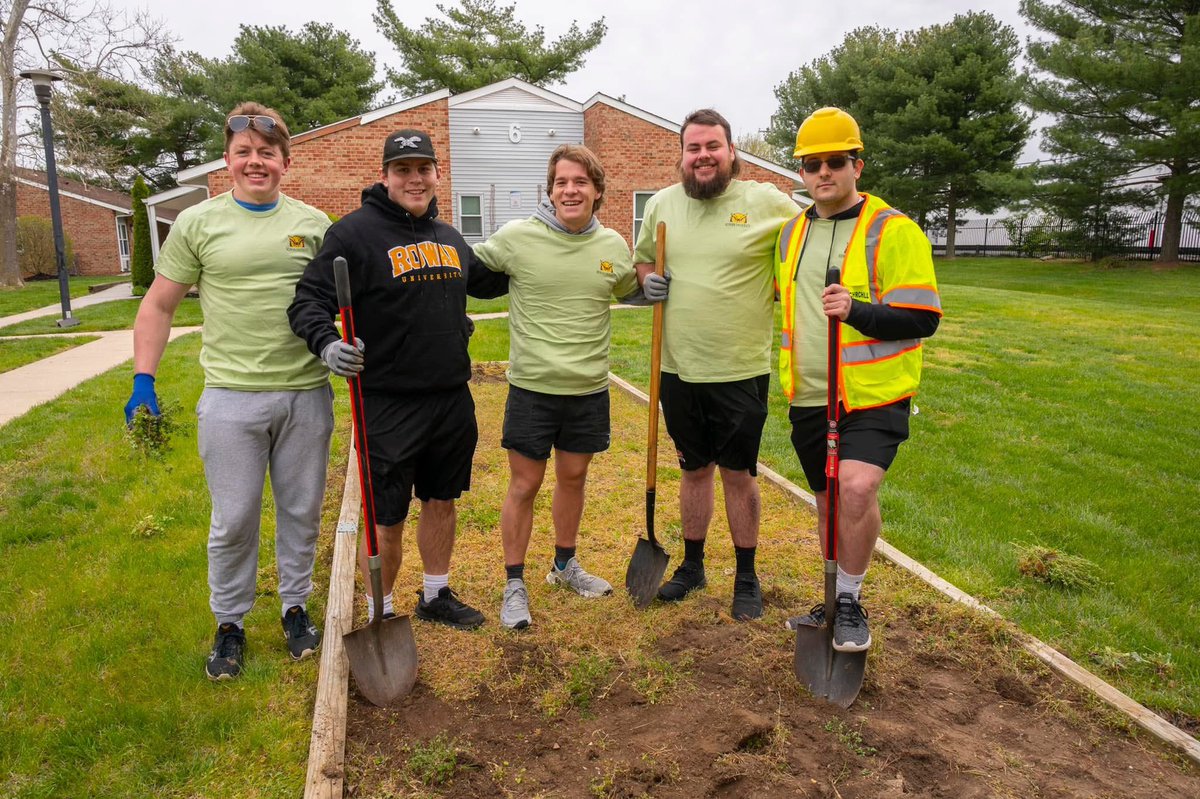 Back 2 the Boro is happening Sunday, April 27! Join SGA for a day of giving back to the Glassboro community.

Sign up by April 16—solo or with a team!

Required Forms: 
Medical Waiver: rowan.campuslabs.com/engage/submitt…
B2B Sign-Up: rowan.campuslabs.com/engage/submitt…