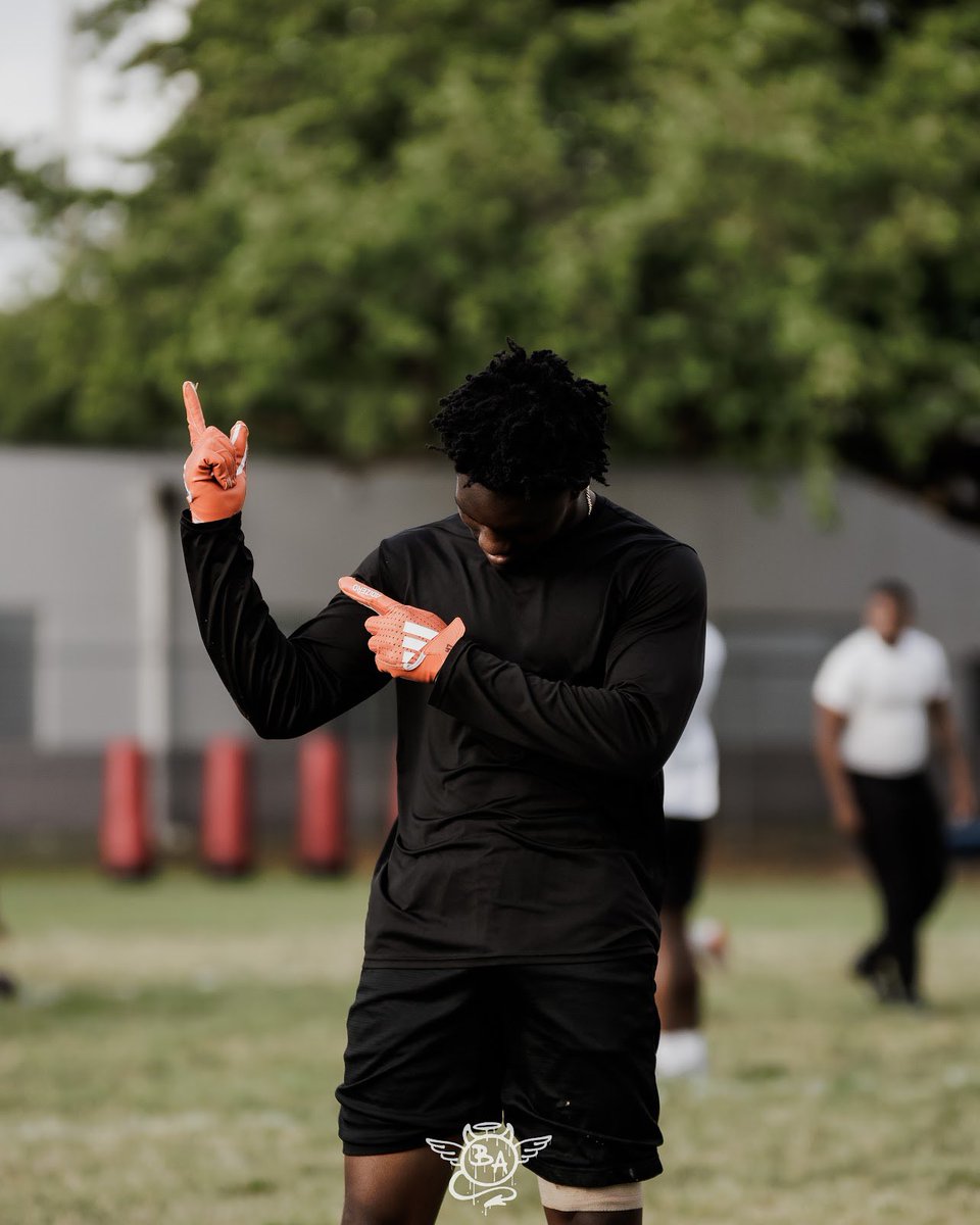 1k_tb3's tweet image. Pre spring practice #ridgeup ❤️🖤‼️