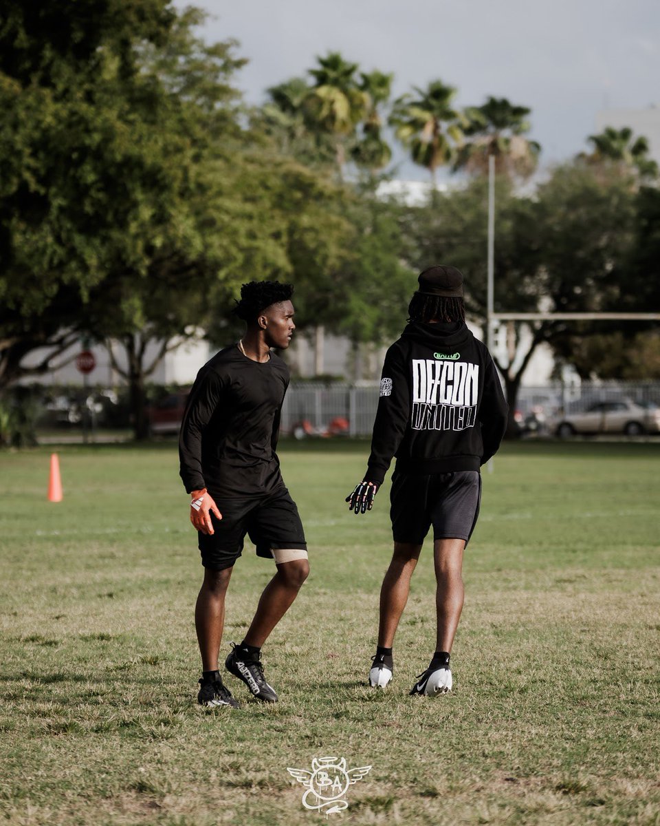 1k_tb3's tweet image. Pre spring practice #ridgeup ❤️🖤‼️