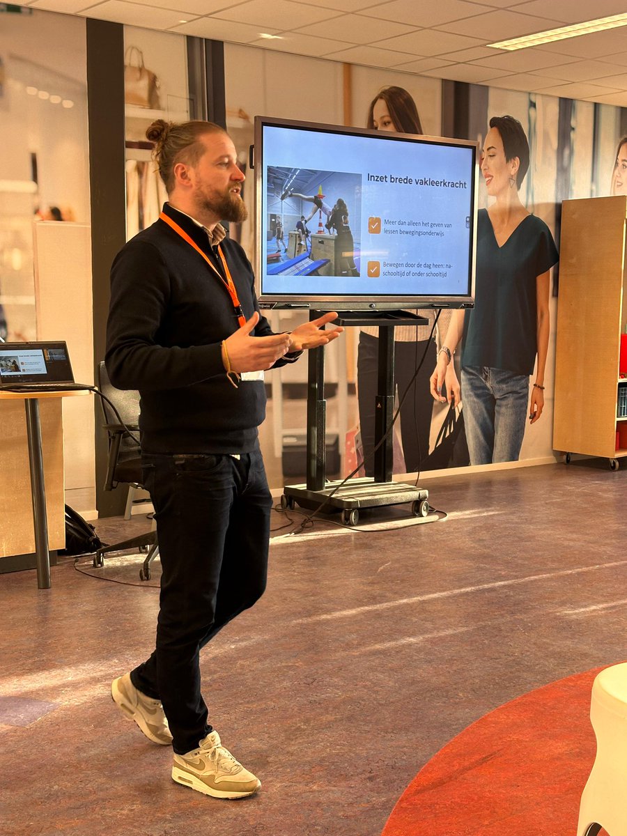 Bas Veldman (@basveldman) on Twitter photo Na 13,5 jaar is het tijd voor een nieuw hoofdstuk.
Vandaag afscheid genomen van <a href="/HuisvoordeSport/">Huis voor de Sport</a>
Ik kijk terug op een bijzondere tijd, met fijne collegaโs, mooie momenten en prachtige projecten. Op naar nieuwe avonturen!
๐๐ฑ๐ฐ๐ณ๐ต ๐ฉ๐ข๐ด ๐ต๐ฉ๐ฆ ๐ฑ๐ฐ๐ธ๐ฆ๐ณ ๐ต๐ฐ ๐ค๐ฉ๐ข๐ฏ๐จ๐ฆ Na 13,5 jaar is het tijd voor een nieuw hoofdstuk.
Vandaag afscheid genomen van <a href="/HuisvoordeSport/">Huis voor de Sport</a>
Ik kijk terug op een bijzondere tijd, met fijne collegaโs, mooie momenten en prachtige projecten. Op naar nieuwe avonturen!
๐๐ฑ๐ฐ๐ณ๐ต ๐ฉ๐ข๐ด ๐ต๐ฉ๐ฆ ๐ฑ๐ฐ๐ธ๐ฆ๐ณ ๐ต๐ฐ ๐ค๐ฉ๐ข๐ฏ๐จ๐ฆ