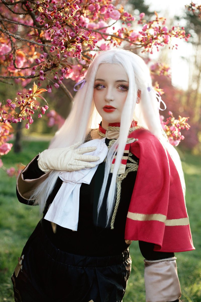 monoluscent_'s tweet photo. It's Hanami season and Edelgard is back ‼️ ‼️ ‼️ 
Loved taking my revenge on this cosplay with updated wig and make-up... Also had the best time ever hihi thanks @lytholia for making us all feel like princesses 😼😼😼

pic taken by @Bananafishu4 🫶 and edited by me 💫💫 https://t.co/b2n34H4OWR