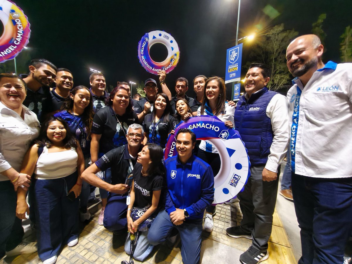 ¡Día histórico para León! ¡Enhorabuena! 👏🐝

Estuvimos presentes en la inauguración del Centro acuático Ángel Camacho, una obra que promueve las actividades recreativas en nuestro estado 🏊🙋‍♂️

¡Impulsando espacios y la práctica de deporte, en busca de más leoneses deportistas!