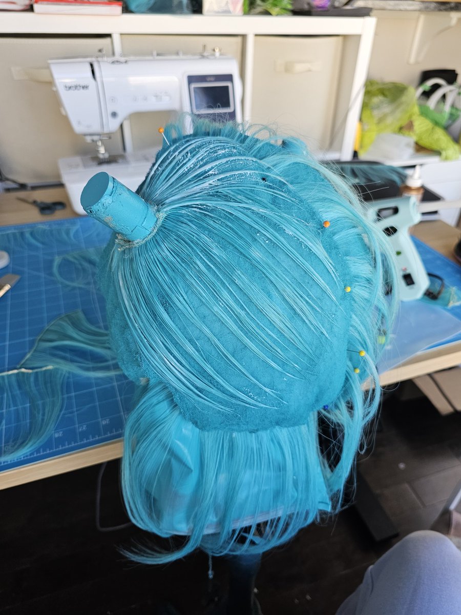 Don't worry everyone I am glueing Miku's hair back on her skull she's recovering https://t.co/x5ddsnSnNx