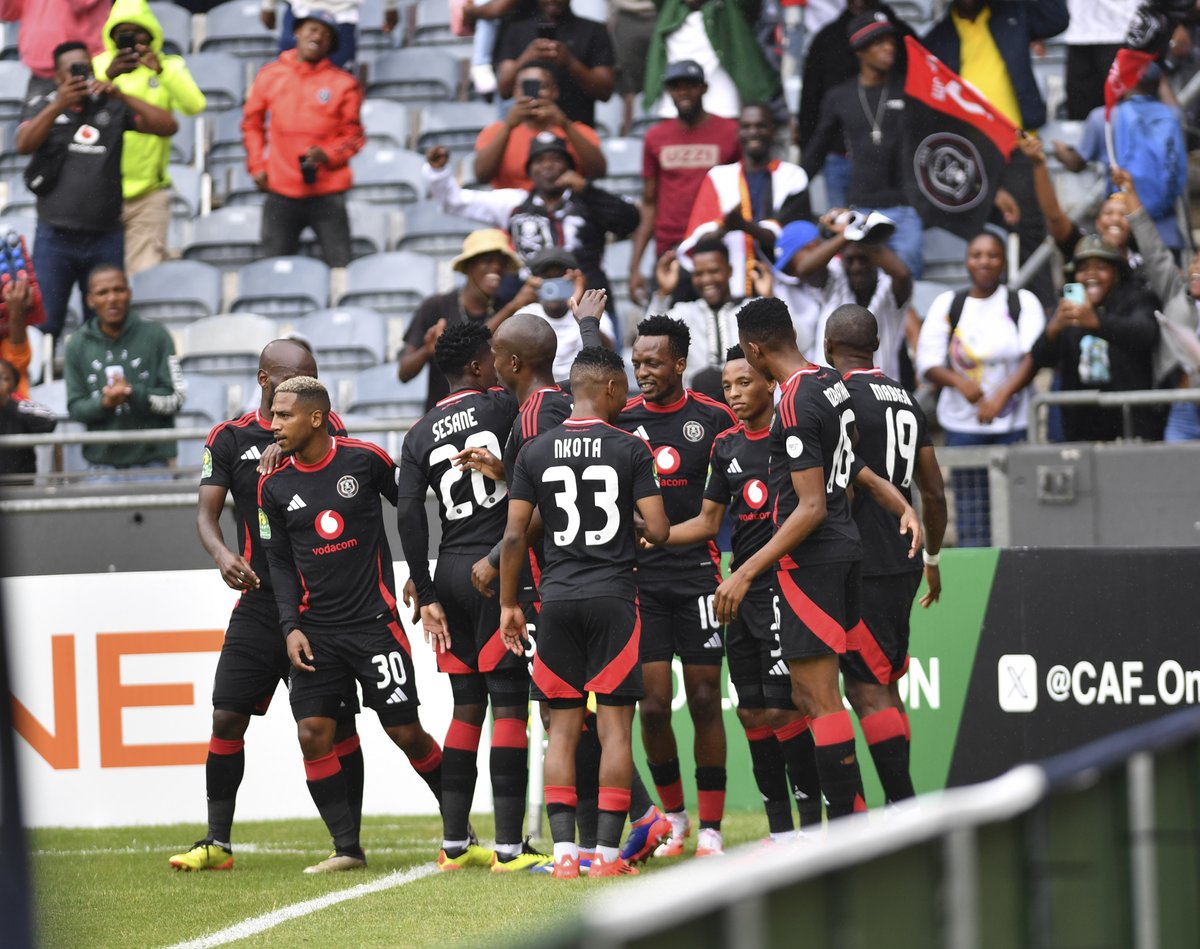 iDiskiTimes's tweet photo. 𝗣𝗜𝗥𝗔𝗧𝗘𝗦 𝗜𝗡𝗧𝗢 𝗦𝗘𝗠𝗜𝗦 ☠️

Orlando Pirates have qualified for the semi-finals of the CAF Champions League after holding MC Alger to a goalless draw at Esgodini to advance 1-0 on aggregate.

The Buccaneers reach the Last-4 for the third time in their history.

#CAFCL | @ToyotaSA