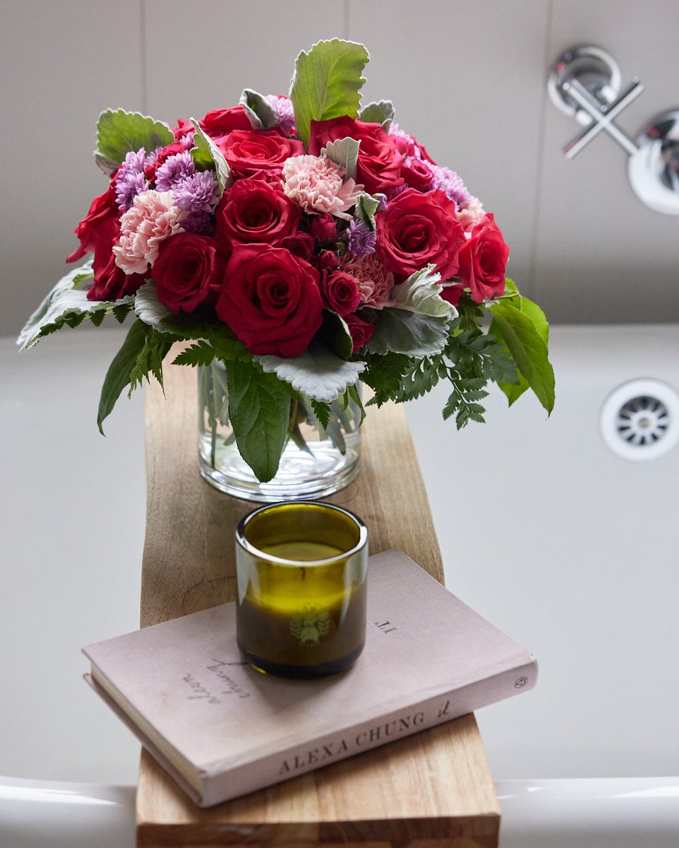 proflowers tweet media