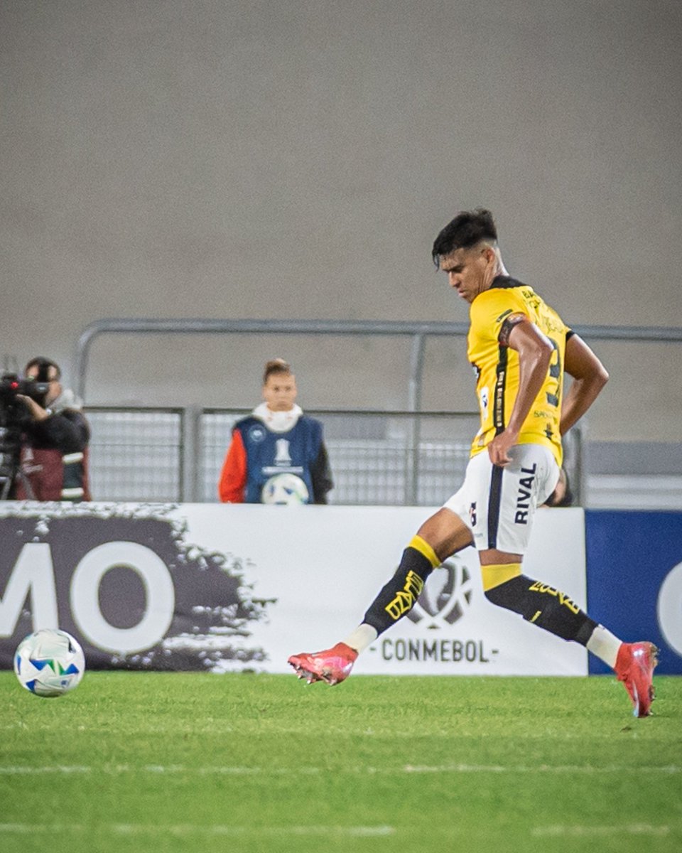 BarcelonaSC's tweet photo. Momento de votar por la figura del partido de anoche por Conmebol Libertadores
#RiverBSC 0-0
#ConmebolLibertadores https://t.co/JZwKAgCaaG