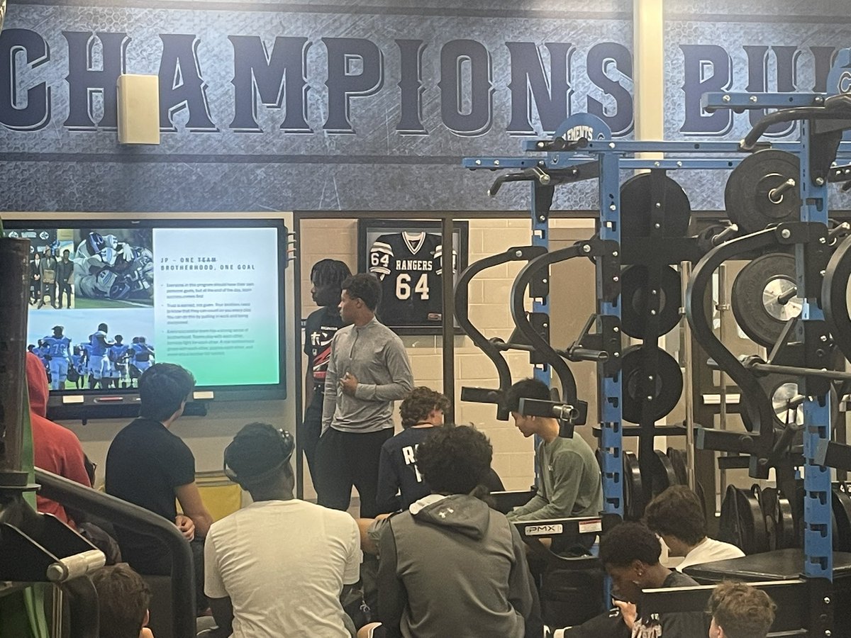 CHighFB's tweet photo. Thank you to the c/o 2027 who brought the Leadership Lunch message today. I’m glad our guys are learning presentation skills & understanding what we need to know for success. #Priorities #StopComplaining #EntitledToNothing #Adversity #Brotherhood #Resiliency #BeAdaptable #LockIn https://t.co/TmdQeX23bb