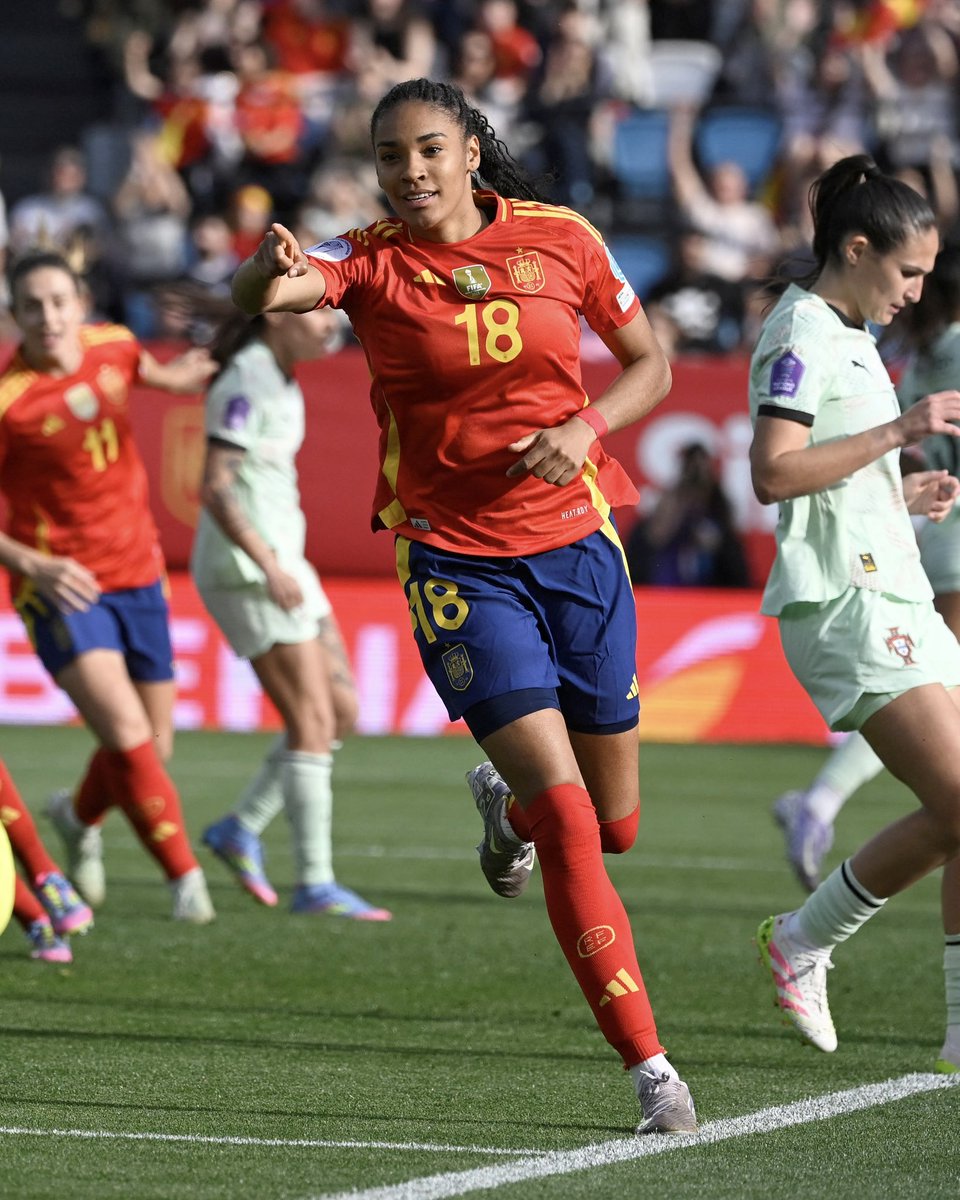 🇪🇸 Star girl 🌟

#UWNL || <a href="/SalmaParalluelo/">Salma</a>