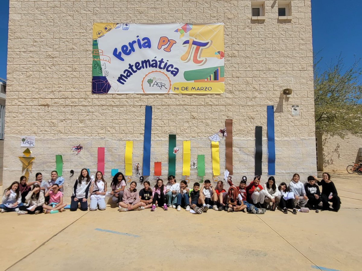 CEIP_AnaCaicedo's tweet image. 🧩🧮FERIA PI🧮🧩

Aquí una pequeña muestra de lo que hizo Infantil en su día y lo que Primaria ha hecho hoy en nuestra Feria Matemática 

¡Unas matemáticas de cine!

GALERÍA COMPLETA EN FACEBOOK 

#CEIPAnaCaicedo
#FeriaMatematica     
#QueNoTeLoCuenten