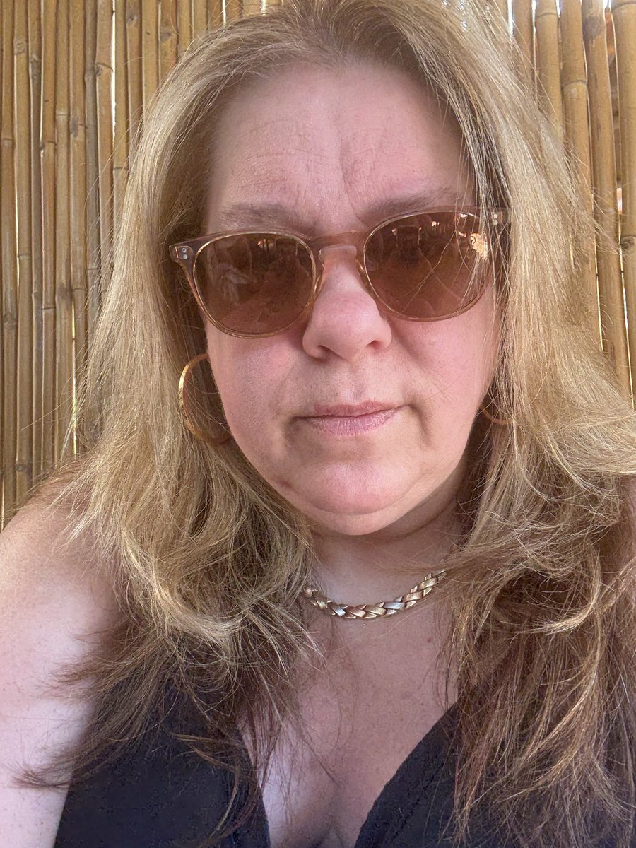 iam50anda's tweet photo. @taylornation13 How do I spend my vacation?? In a poolside cabana buying fearless cardigans!!!!! https://t.co/AXPUlexqsY