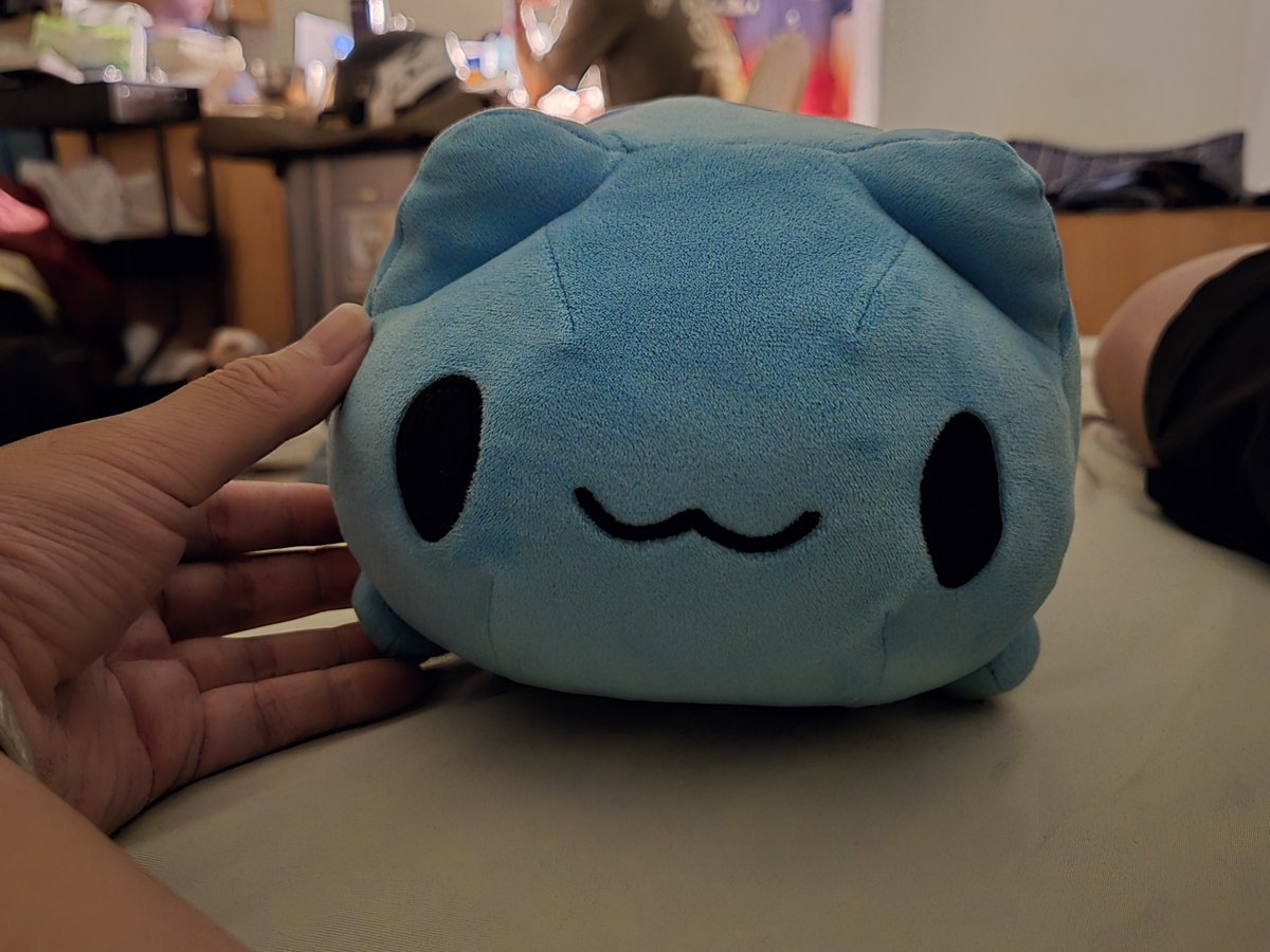 明天沒課很閒
但有點無聊又不想待在宿舍但也不知道要去哪裡或幹麻嗷嗷嗷嗷🥴（翻滾