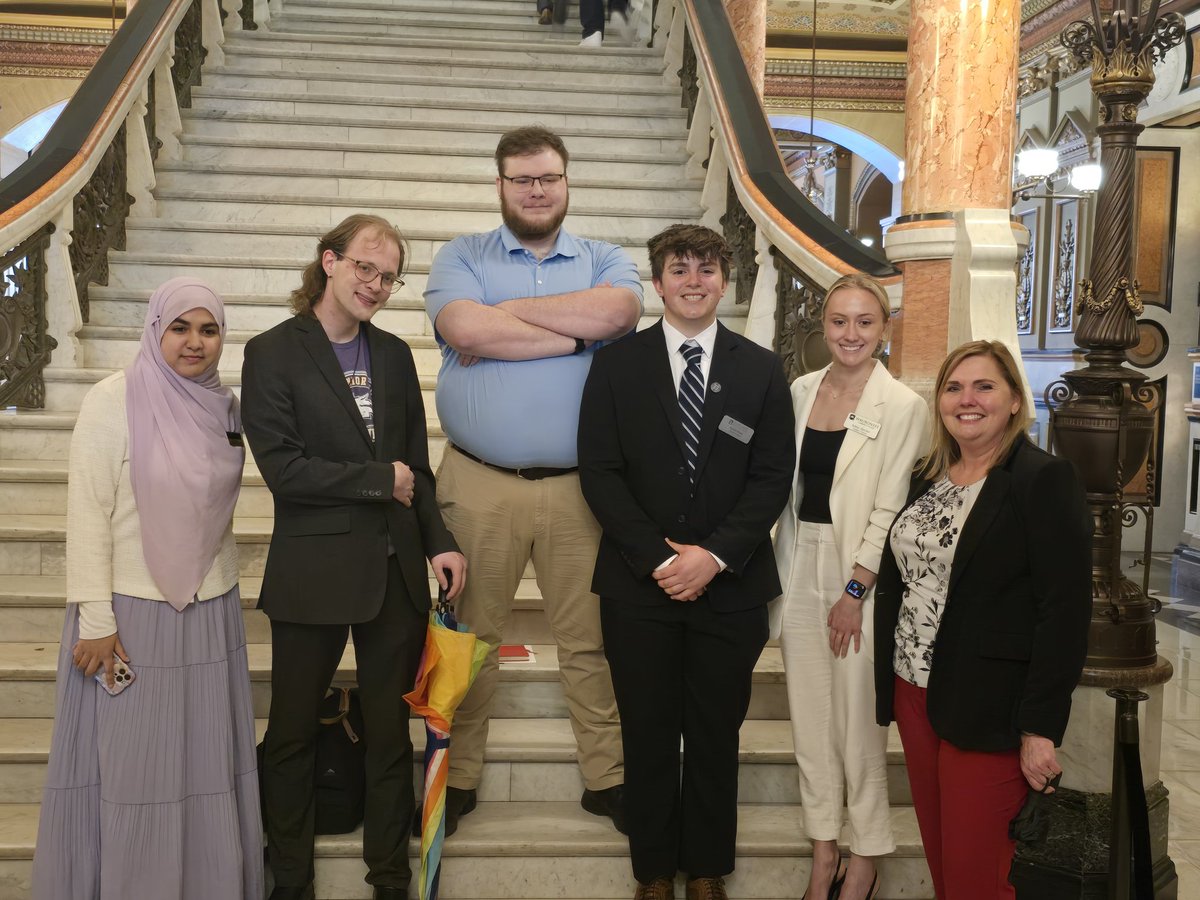 marcnkev's tweet photo. Love hanging out with students as they advocate for community colleges and fellow students. Job well done!
#ILCCstudentadvocacy #ICCB https://t.co/EX6IcFNwQ8