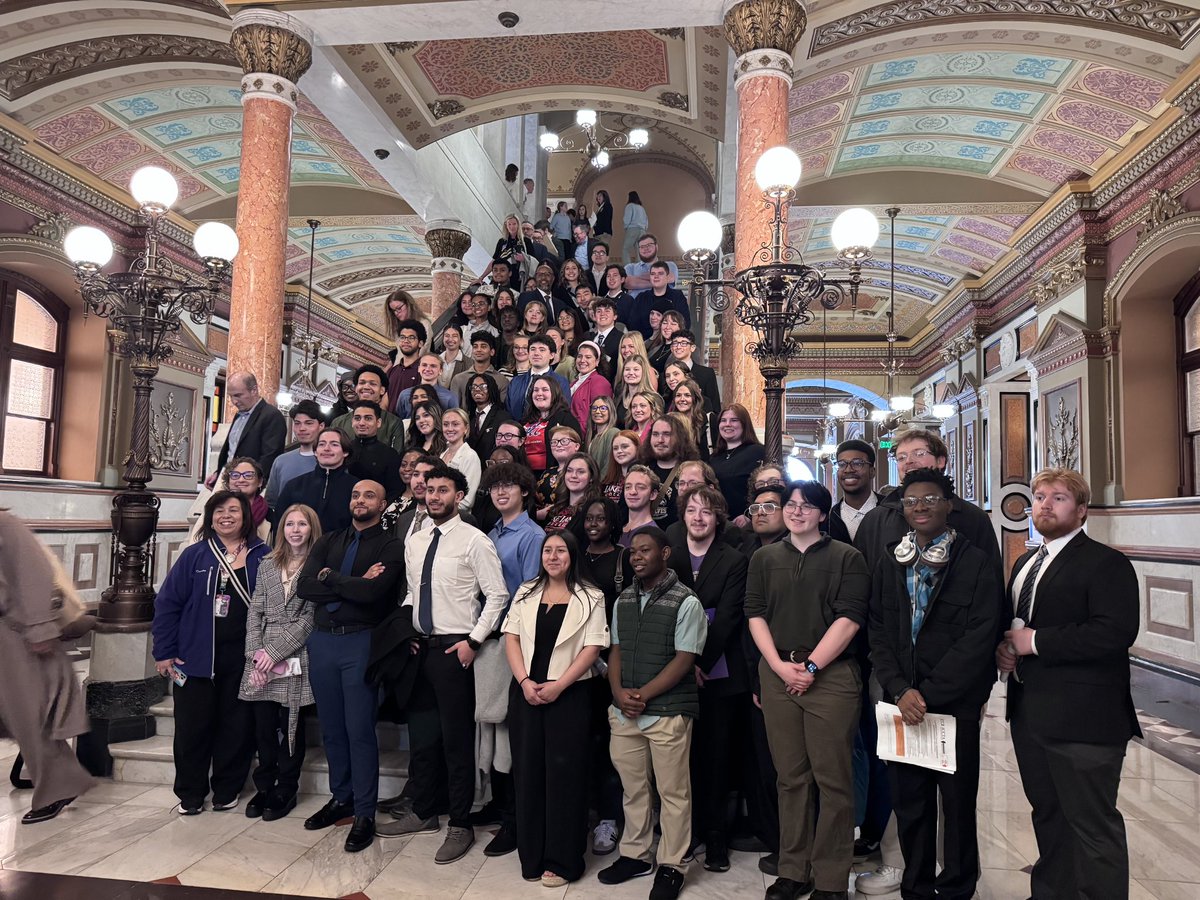 marcnkev's tweet photo. Love hanging out with students as they advocate for community colleges and fellow students. Job well done!
#ILCCstudentadvocacy #ICCB https://t.co/EX6IcFNwQ8