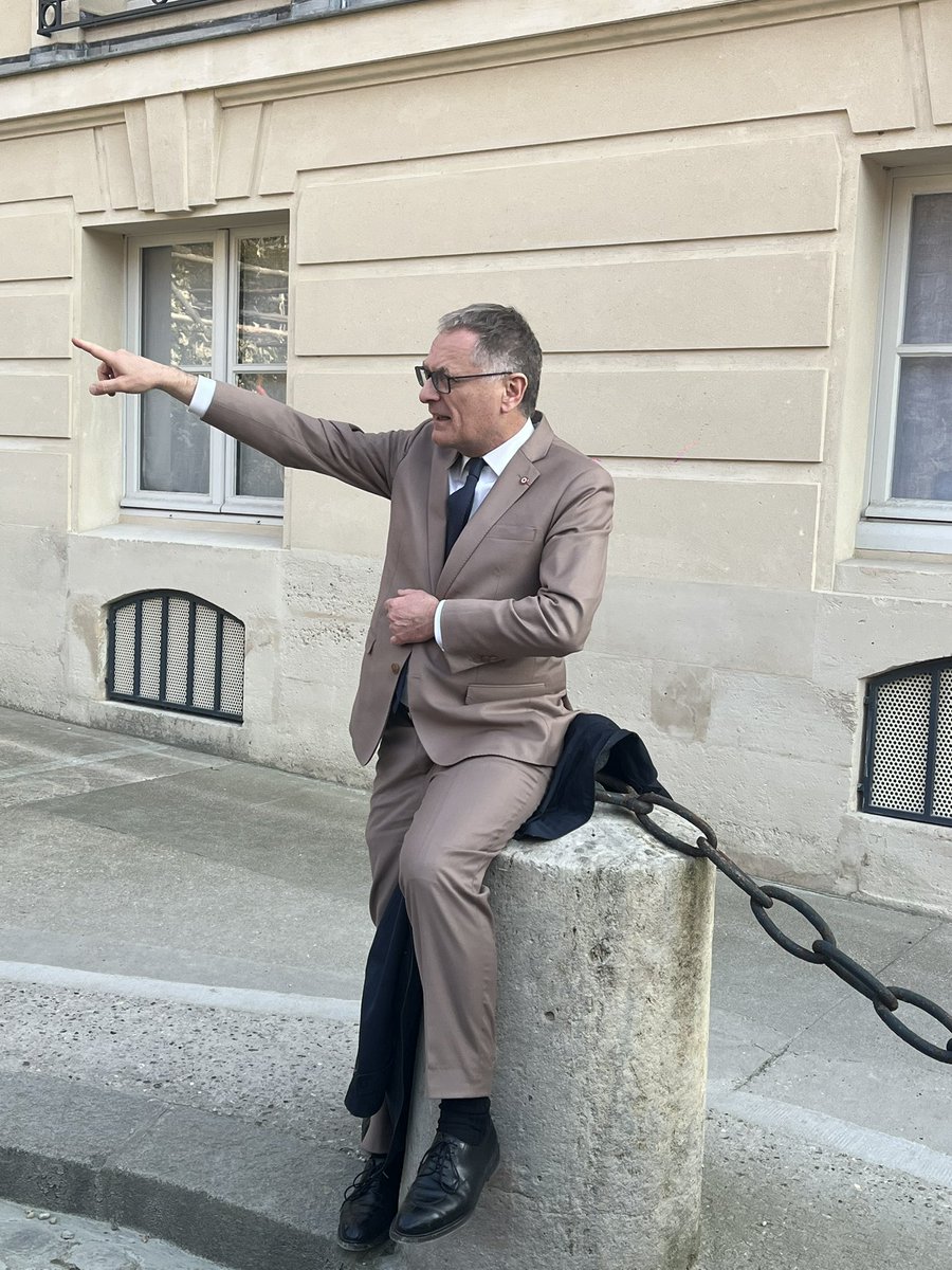 FlorianAlonso_'s tweet photo. Merci @philippejuvin pour cet accueil, cet échange et cette magnifique visite de l’Assemblée Nationale 🇫🇷🥰 https://t.co/0AlVt0MpsB