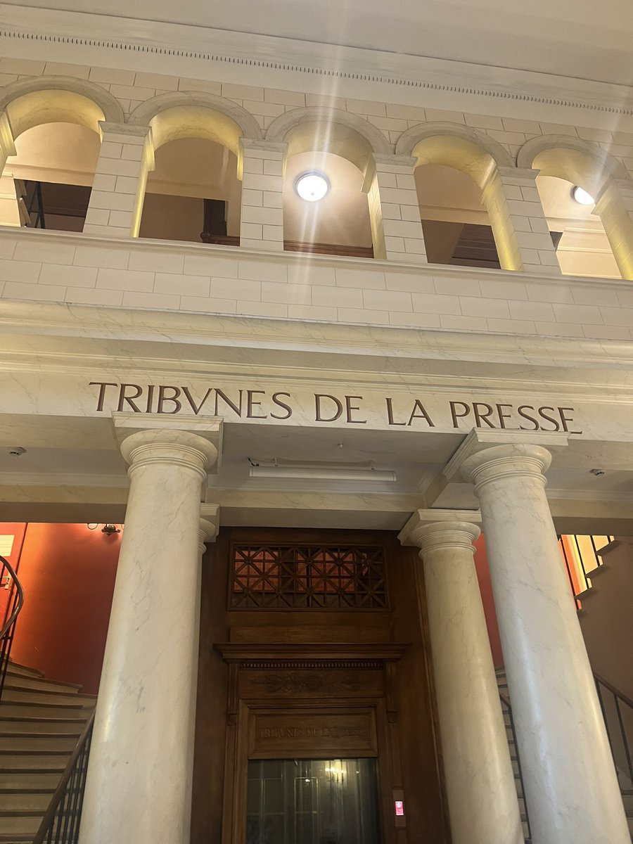 FlorianAlonso_'s tweet photo. Merci @philippejuvin pour cet accueil, cet échange et cette magnifique visite de l’Assemblée Nationale 🇫🇷🥰 https://t.co/0AlVt0MpsB