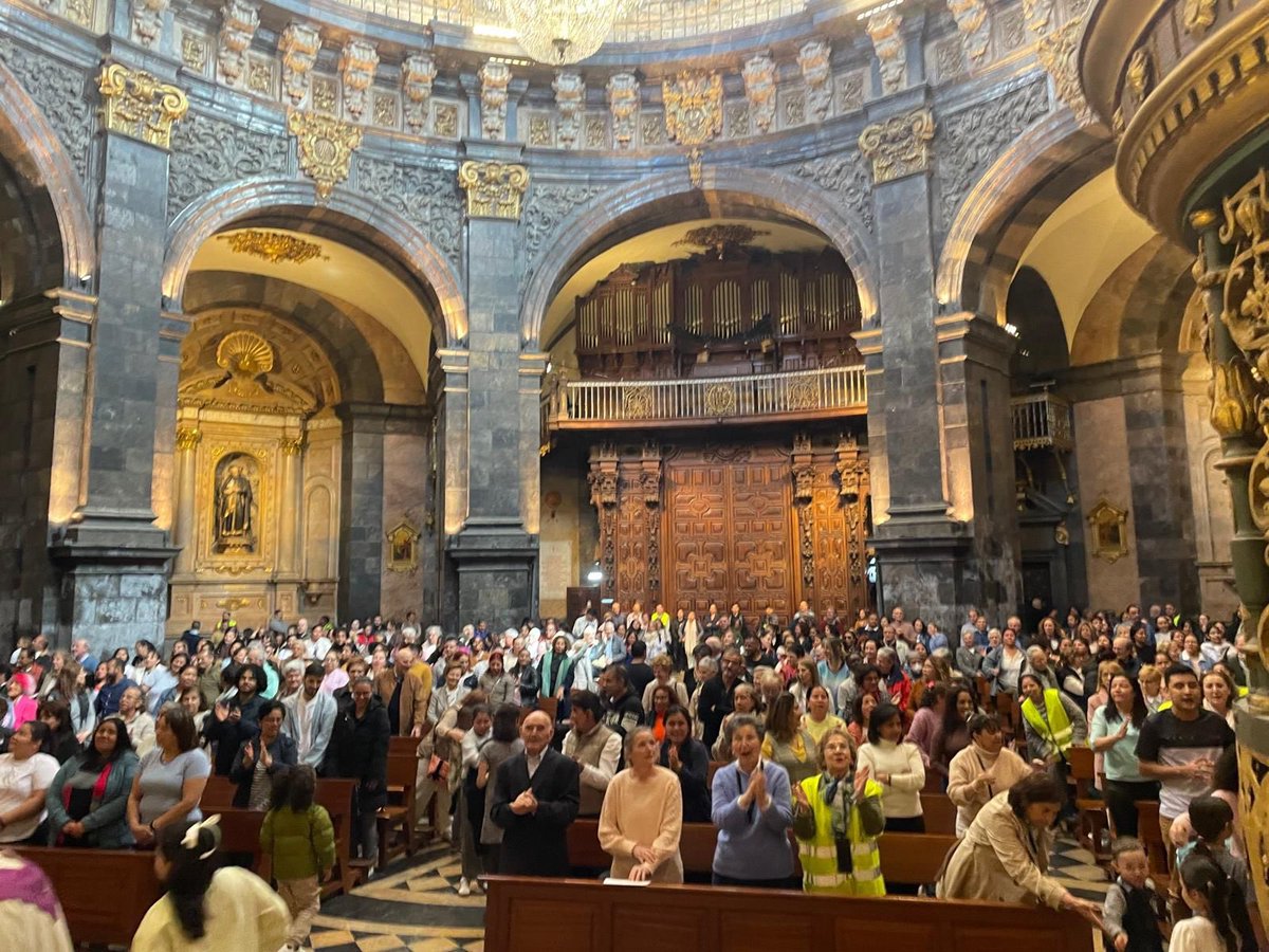 ferpradocmf's tweet photo. Gipuzkoanos y guipuzkoanas de muchos colores celebrando una misma fe. Cambia el rostro de nuestra sociedad y también de nuestra Iglesia. ¡Bendita migración! Os queremos. Gracias, hermanas y hermanos por vuestro precioso testimonio. https://t.co/3nojqnMdbU