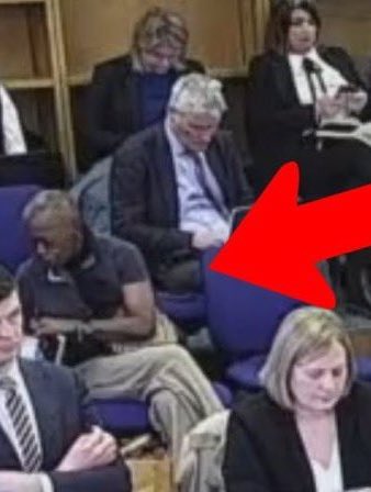 freedom_007__'s tweet photo. Well well well look who we have here. The unclothed woman who Prince Harry run away from is his Sussex Squad supporter and the same woman who gets VIP treatment at The Invictus Games. This was 100% staged and a big PR stunt. https://t.co/kG9w85bTdk
