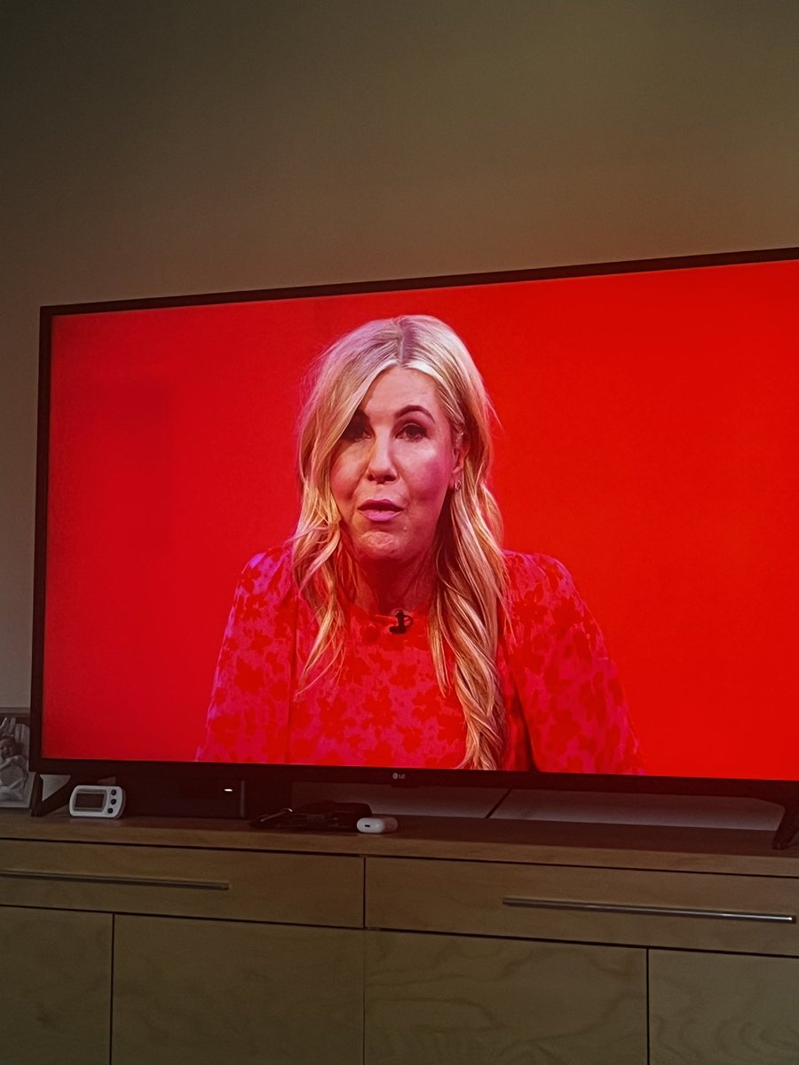 mrsjsbwalker's tweet photo. #TheOneShow who didn’t get the dress colour memo? https://t.co/WHZvci6zP5