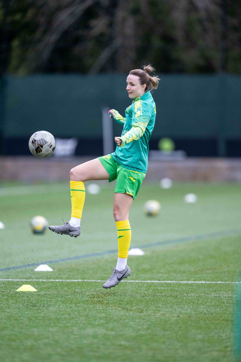NorwichCityWFC's tweet image. Warm-ups underway! 🔥