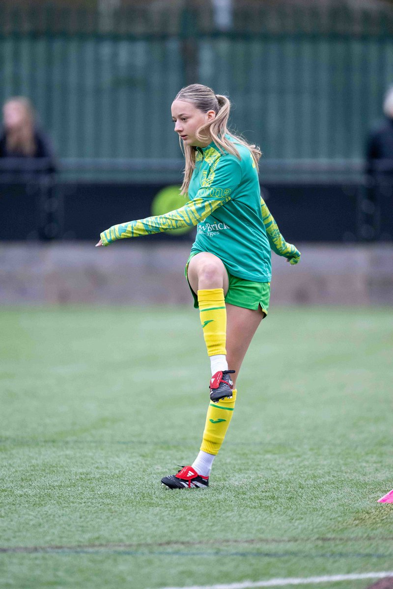 NorwichCityWFC's tweet image. Warm-ups underway! 🔥