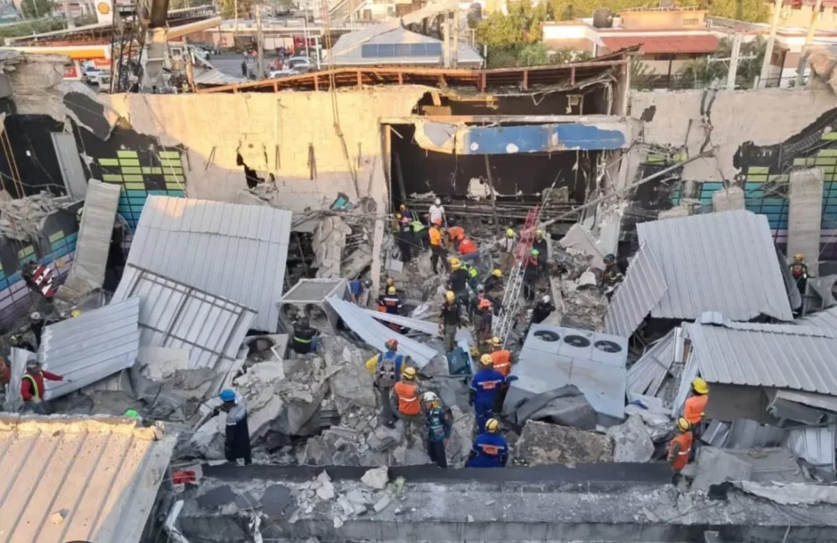 rubenbichara's tweet photo. Con frecuencia nos preguntamos si la vida es justa. 
Nos destruye ver el mal y los malvados acorralar lo bueno y lo justo . 
Nos lacera el alma sentir tanto dolor derramarse sin control.

...Se hace dificil explicar el  verdadero sentido de la muerte...

Descansen en paz. 🙏 https://t.co/3ddZcbxIrp