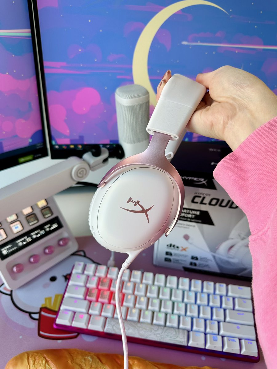 UmiNoKaiju1's tweet photo. feeling pink 💕 I’ve had this same color scheme gaming setup for a year now and I still can’t get over it!!! the headset matches PERFECTLY.

Use code “UMI” to save $15 on the @HyperX Cloud III Headset in white/pink!!! #HyperXPartner 

💕 https://t.co/OFG0hWqcd1 https://t.co/X2HO3N4KJE