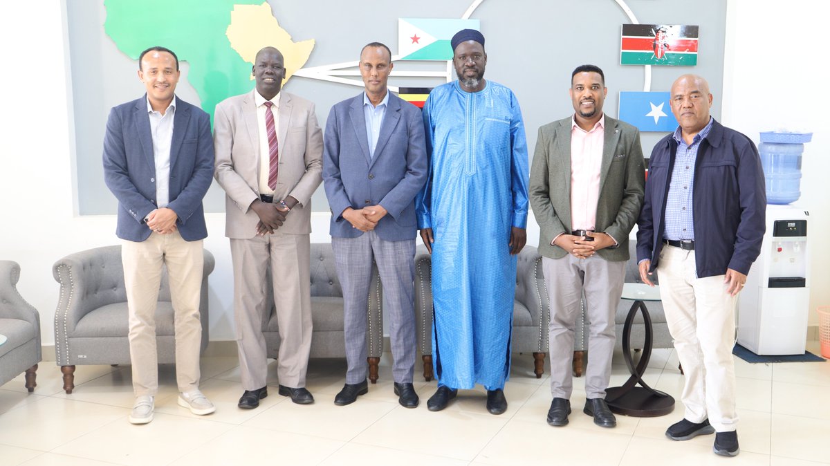 ACMAD_org's tweet photo. Yesterday, ACMAD’s DG visited ICPAC to strengthen collaboration among African RCCs. Discussions focused on ongoing initiatives and exploring joint projects, AI modeling, and training facilities. Together, we build a climate-resilient Africa. 🌍🤝 #Partnership #ACMAD #ICPAC https://t.co/kBeCKQwh6T