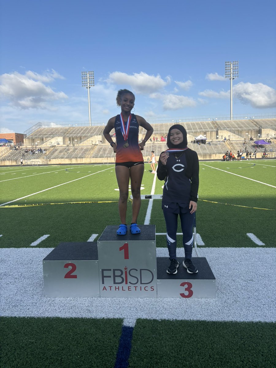 Congratulations to Ariana Morganfield for getting 1ST PLACE in long jump AND triple jump. Your hard work has paid off!!🥇🏆