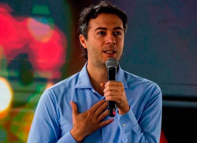 ManuelJVelez's tweet photo. Está de acuerdo que Daniel Quintero deberá ir preso por corrupción ❤️👇RT
https://t.co/haIqKcclbS https://t.co/oPxYfI3JOY