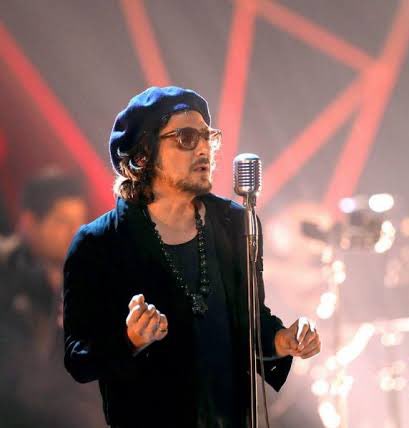 Sigan la nueva cuenta de León Larregui <a href="/LeonBenX/">LeonLarregui</a> ya que algún ojete hackeó la anterior. 
Saludos de su guarura cibernético 🫡