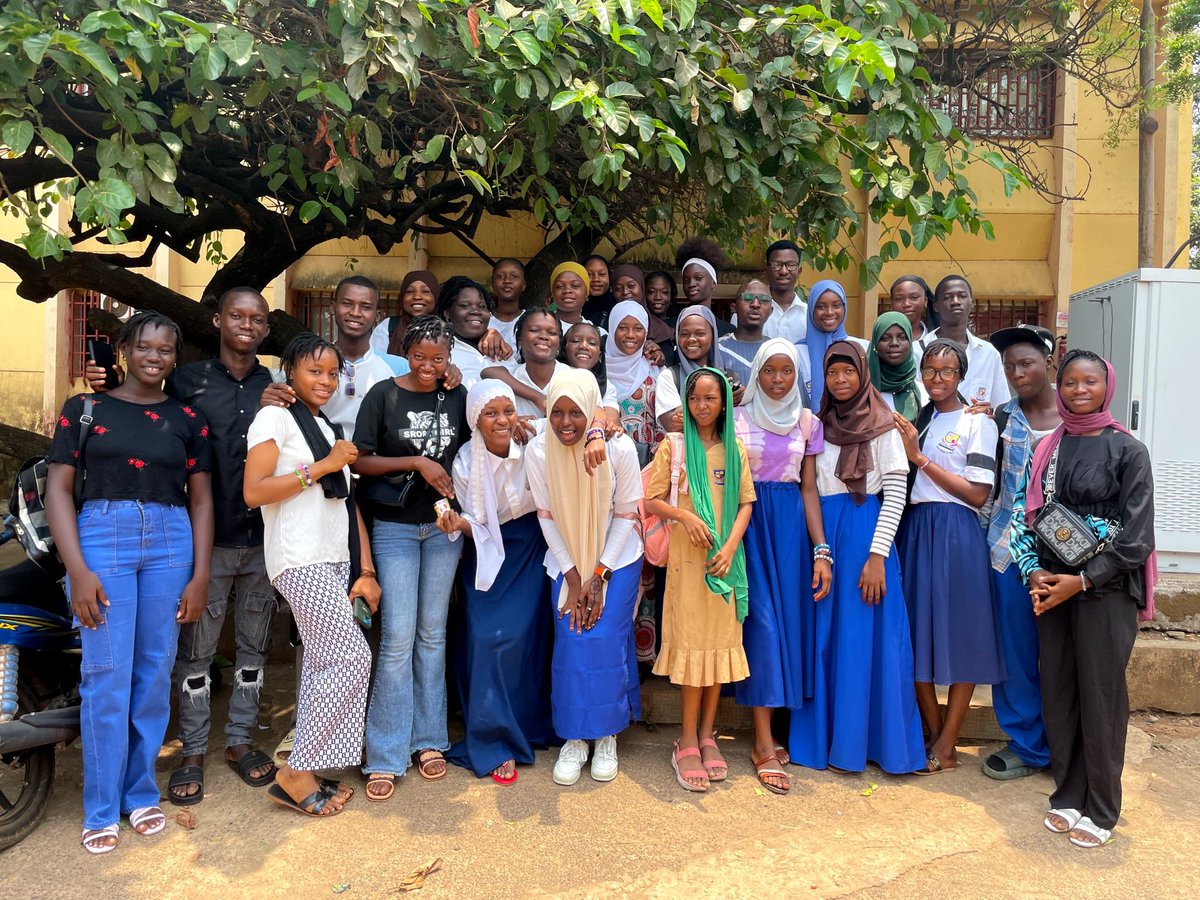 ablogui's tweet image. Éducation aux Médias et à l’Information – JOUR 2 🎓
La deuxième session s’est tenue ce matin au Lycée 1er Mars.
 📍 Thème du jour : Module 2 – Prévenir et lutter contre le cyberharcèlement.
 #ABLOGUI