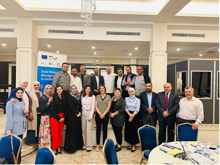 In response to a growing waste crisis in 2022, the Greater Amman Municipality (GAM) took on a remarkable 2-year transformation using PDIA to improve waste collection efficiency &amp; change how departments collaborated. Read this new case study ▶️ bpb-us-e1.wpmucdn.com/websites.harva…