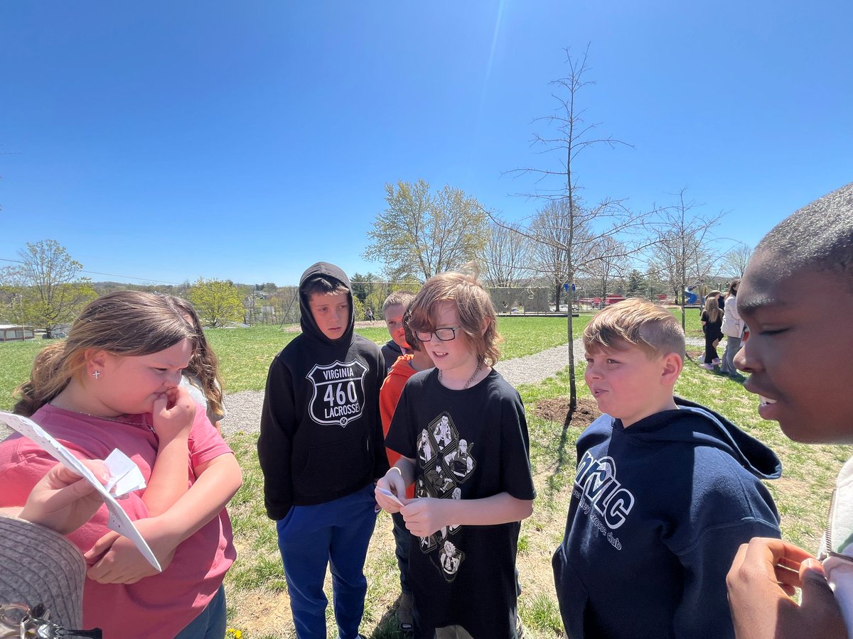 Students in Ms. Bull and Mrs. Moore’s classes reviewed main idea with a relay race! #LearningIsFun