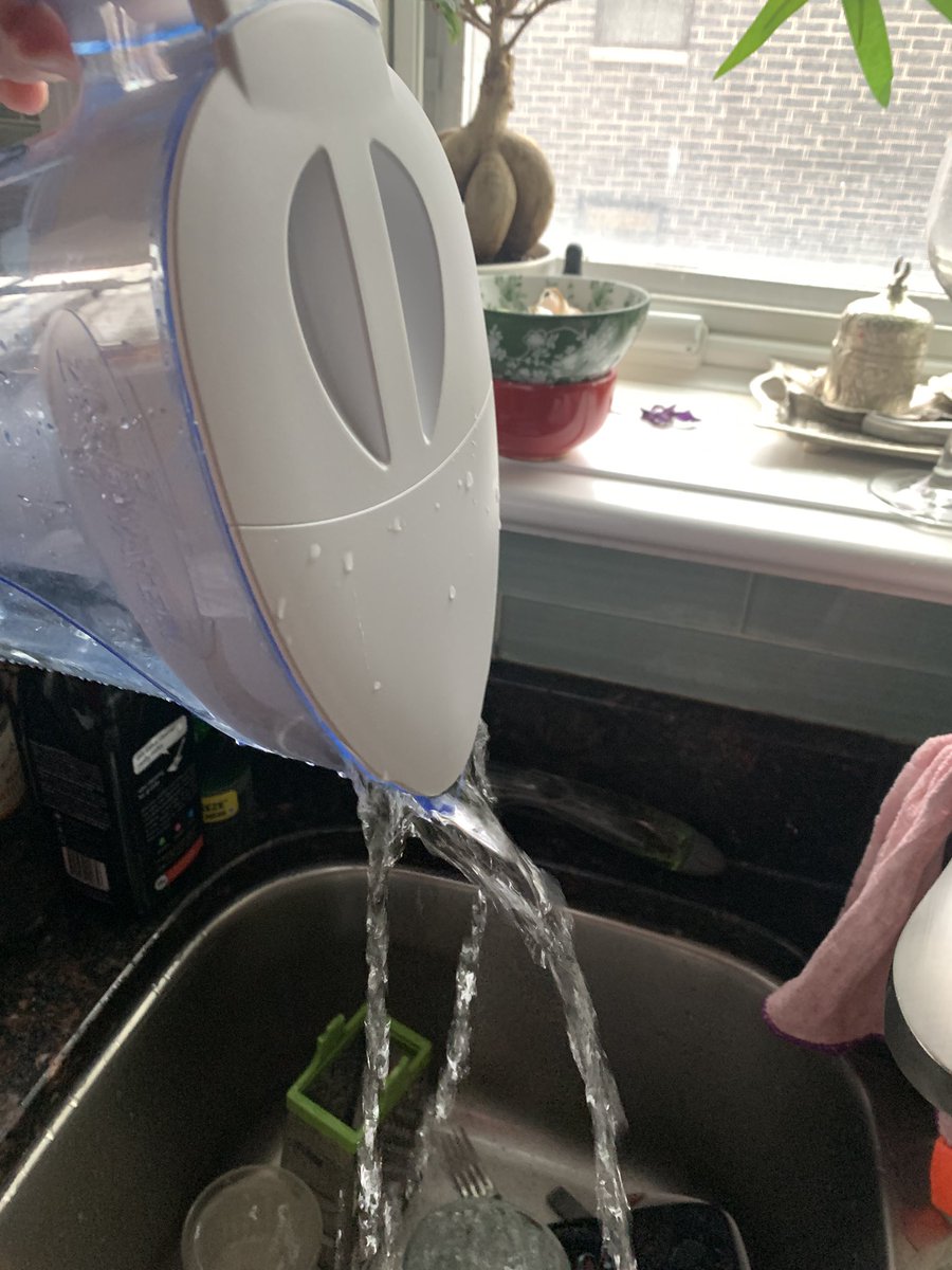 XToranaga's tweet photo. Worst design / redesign ever in my experience. Water trickles all over the place, you can’t take off the lid; especially when wet, takes very long to filter. If the designer is not fired I’m surprised. Stopped using it because of its design. @Zerowater https://t.co/nYOibLldoh