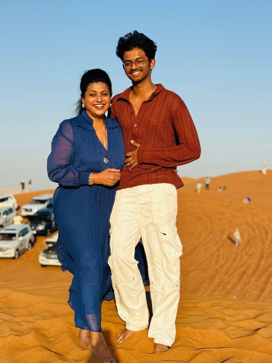 CelebritiesLib's tweet photo. Rk Roja Selvamani in dubai with his son ❤️‍🔥

#RojaSelvamani #KrishnaKowshik #RKRoja #RKRojaSelvamani https://t.co/fj0I0OdtDs