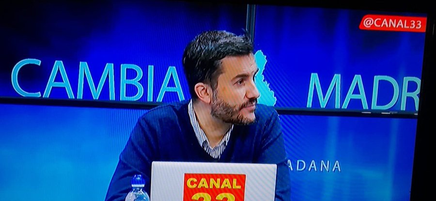 Julio de la Fuente (@juliodirecto) on Twitter photo Hoy en 'Cambia Madrid' de <a href="/CANAL33/">Canal 33 Madrid</a> Entrevista al alcalde de <a href="/AytoVillaSalvan/">AytoVillaSalvanes</a>, Jesús Díaz Raboso; Tertulia del Sureste con los ediles <a href="/GuillermoHita/">Guillermo Hita</a>, <a href="/josalfaro/">jose alfaro</a> <a href="/FcoPSerrano/">Francisco De Paula Serrano Caballero</a> y <a href="/celiagn80/">Celia González</a>. Y Charla con Mariar Andrés, Enfermera y psicoterapeuta sobre terapia familiar e infantil Hoy en 'Cambia Madrid' de <a href="/CANAL33/">Canal 33 Madrid</a> Entrevista al alcalde de <a href="/AytoVillaSalvan/">AytoVillaSalvanes</a>, Jesús Díaz Raboso; Tertulia del Sureste con los ediles <a href="/GuillermoHita/">Guillermo Hita</a>, <a href="/josalfaro/">jose alfaro</a> <a href="/FcoPSerrano/">Francisco De Paula Serrano Caballero</a> y <a href="/celiagn80/">Celia González</a>. Y Charla con Mariar Andrés, Enfermera y psicoterapeuta sobre terapia familiar e infantil