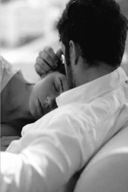 semra210's tweet photo. Seni benden alan kader,
seni yine bana getirir mi ?..

Yeniden yüreğim gülümser mi?..
bilmiyorum ama;

Ben seni çok özledim CAN 🖤... https://t.co/ASwbbQqouY