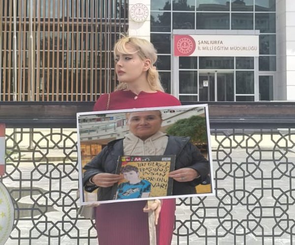 Bugün çocuklarımız için yaptığım eylemin 481. Günüydü.

Yarın canice katledilen MATTİA AHMET MİNGUZZİ'NİN davası var.
Acılı ailesi emsal bur karar çıkmasını bekliyor, başka canlar yitmesin diye...
HATIRLATALIM, UNUTMAYALIM.
#urfa #ensarvakfi #hande #PolisHaftası #vargas #kuzu