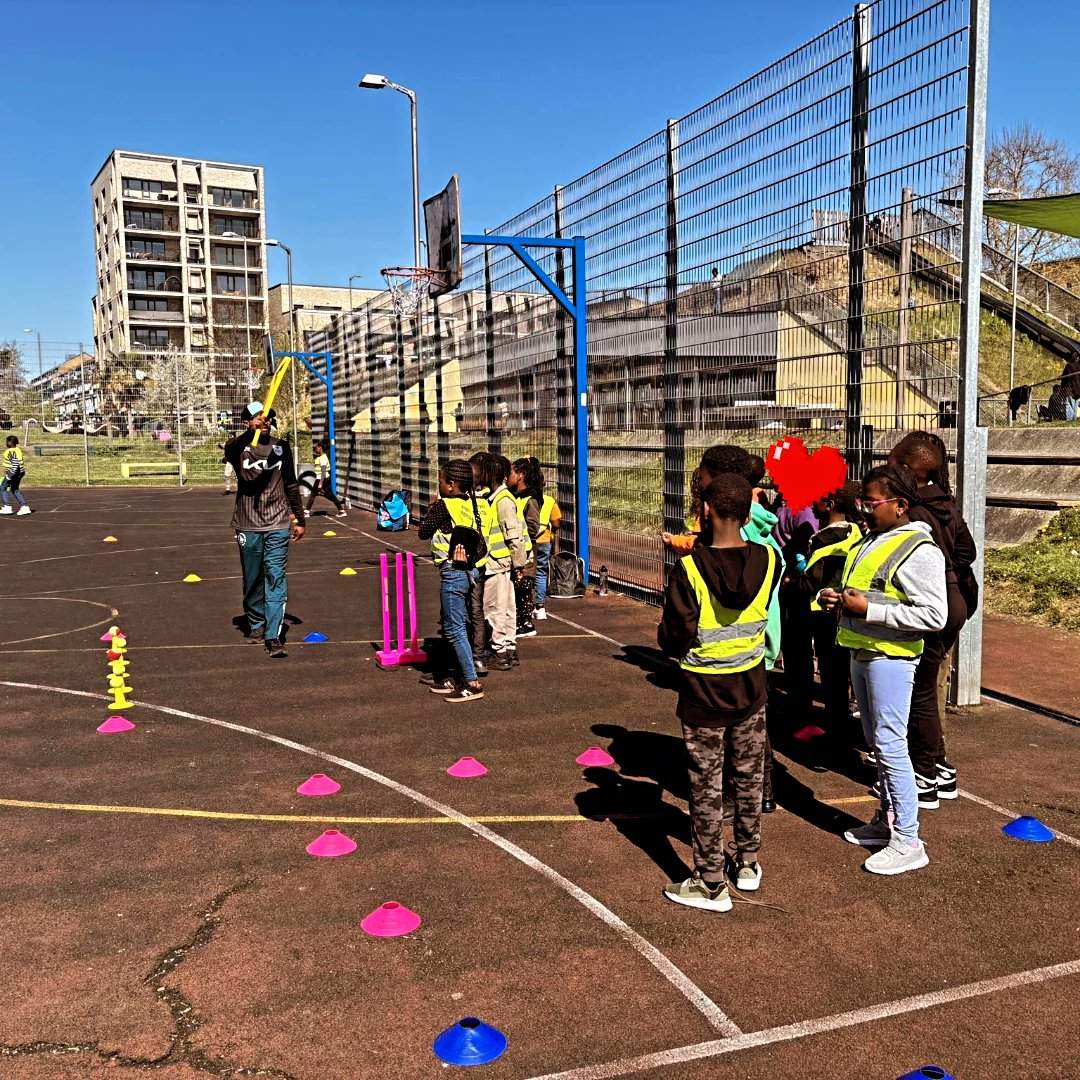 AngelsCommHub's tweet photo. #Thankyou to Khaled from Surrey Cricket for amazing activities!! 👏🏽👏🏽👏🏽👏🏽👏🏽👏🏽
#ovalcricket #surreycricket #HAFF2025 #southwarkfoodandfunprogramme #southwarkcouncil #angelsbreakfastafterschoolclub #angelscommunityhub https://t.co/tI6Kh8VXBO
