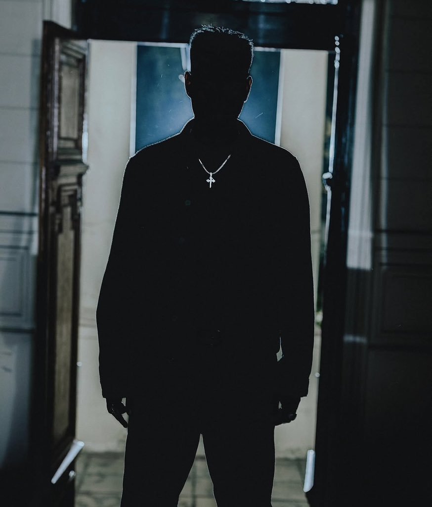 ChartsCL's tweet image. “Sátirologia, VOL.3 (Deluxe)” 🔜 
“Epistolares + (Deluxe)” 🔜