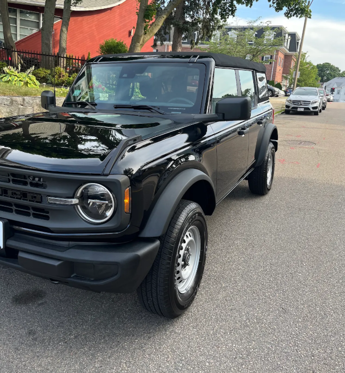 "The best dealers ever, they are so nice and so professional, they helped me get my first car !  They are not like other dealers act like they know everything. They are so polite! Great place to buy new car, and great place to do maintenance work !!!" - Alifu A.