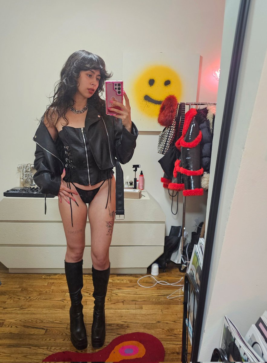 All you have to do is surrender and I'll carefully mold you for the role you were born to play ✨🛐