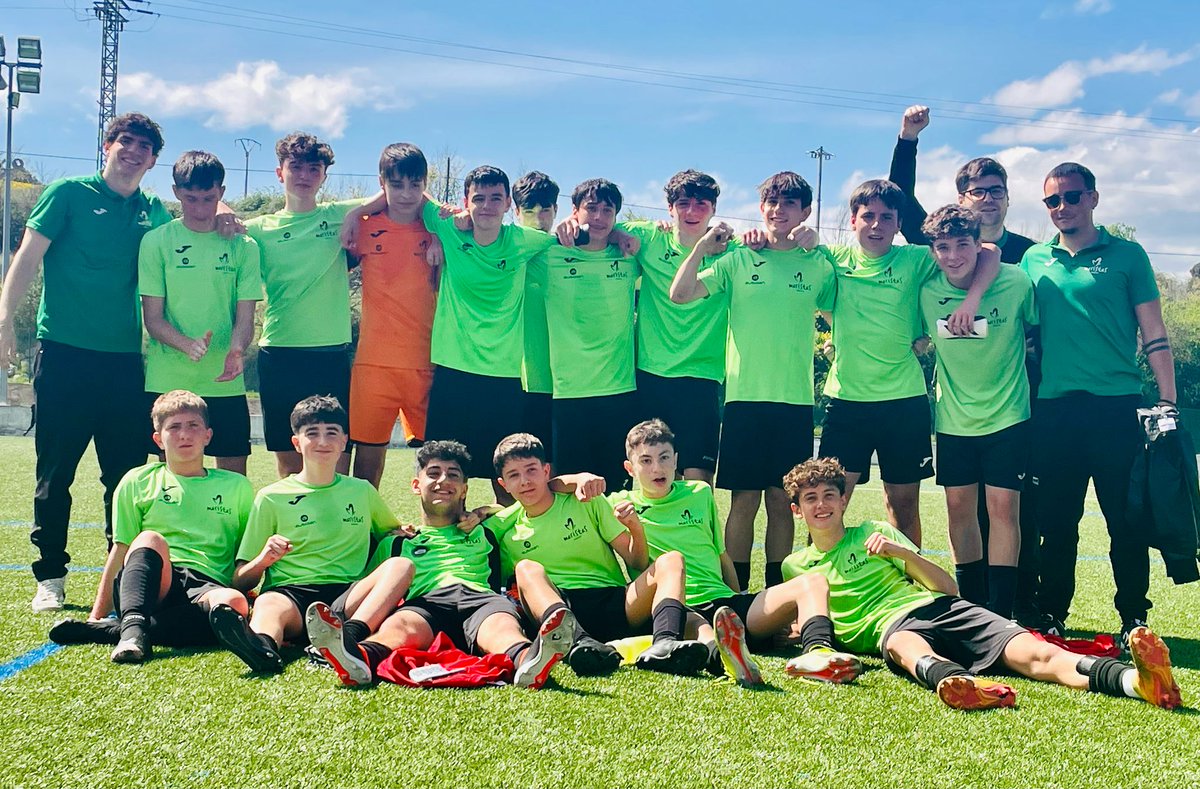⚽ Nuestro Cadete A se proclamaba este fin de semana campeón de liga 🏆 a falta de 3 jornadas para finalizar el campeonato.
El siguiente reto serán los play off por el ascenso a Primera Cadete 💪🏻
¡Gran trabajo equipo, enhorabuena!

💚🖤 #Ademar